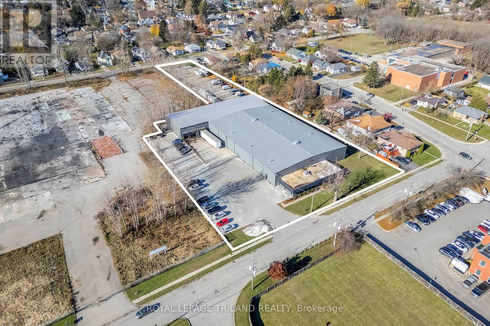 130 Woodworth Avenue South St. Thomas ON N5P 3K1