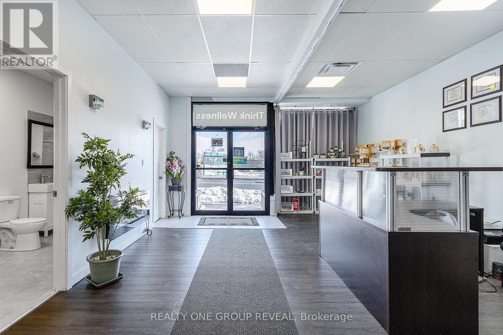 524 Simcoe Street South Oshawa (central) ON L1H 4J8