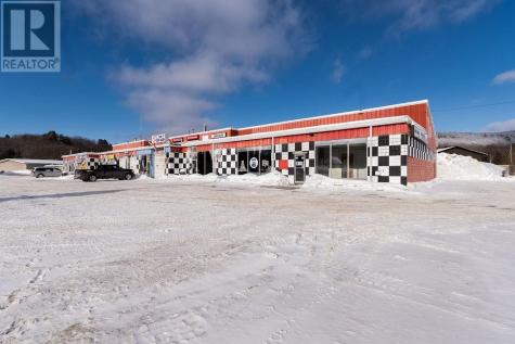 6 Oakland Avenue Elliot Lake ON P5A 2T1