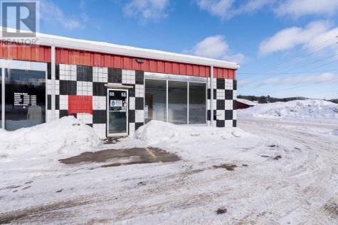 6 Oakland Avenue Elliot Lake ON P5A 2T1