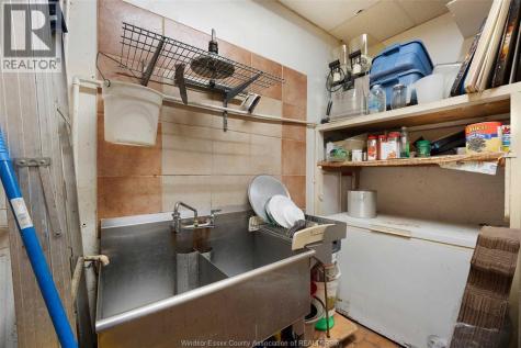 1705 Wyandotte Street West Windsor ON N9B 1J2