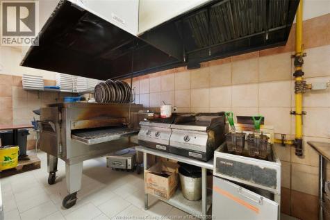 1705 Wyandotte Street West Windsor ON N9B 1J2