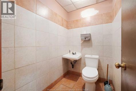 1705 Wyandotte Street West Windsor ON N9B 1J2