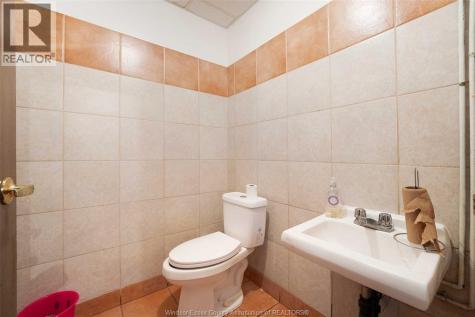 1705 Wyandotte Street West Windsor ON N9B 1J2
