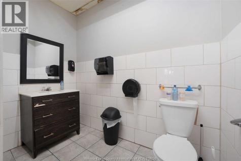 1705 Wyandotte Street West Windsor ON N9B 1J2
