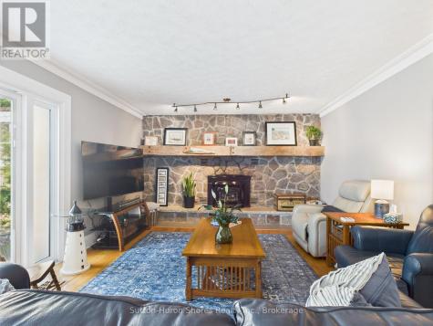 662, 668 Gustavus Street Saugeen Shores ON N0H 2C0