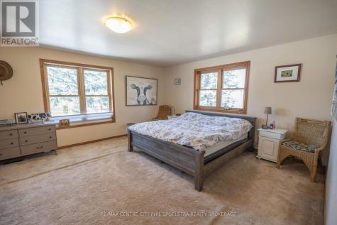 5029 Falconbridge Drive Southwest Middlesex ON N0L 1A0
