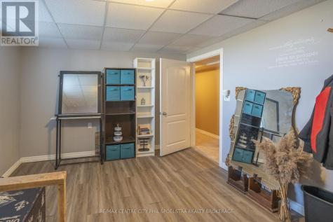 5029 Falconbridge Drive Southwest Middlesex ON N0L 1A0