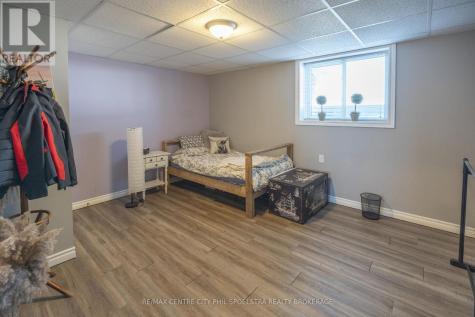 5029 Falconbridge Drive Southwest Middlesex ON N0L 1A0