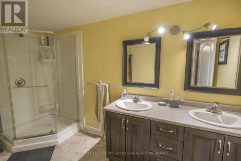5029 Falconbridge Drive Southwest Middlesex ON N0L 1A0