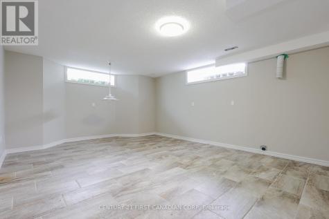 3480 Cuddy Drive Adelaide Metcalfe ON N7G 3H6