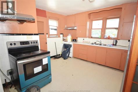 325 Talbot Street W Leamington ON N8H 4H3