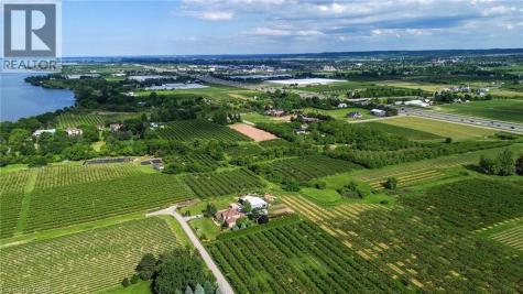 22 Blezard Drive Beamsville ON L0R 1B3