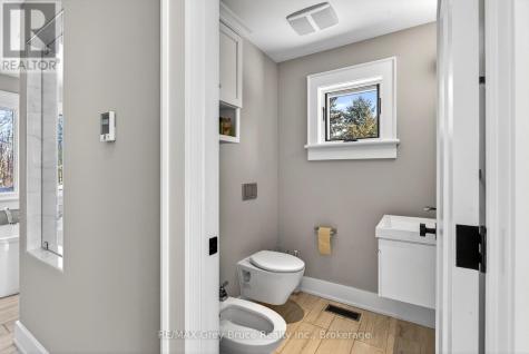3476 Garden Of Eden Road Clearview ON L0M 1G0