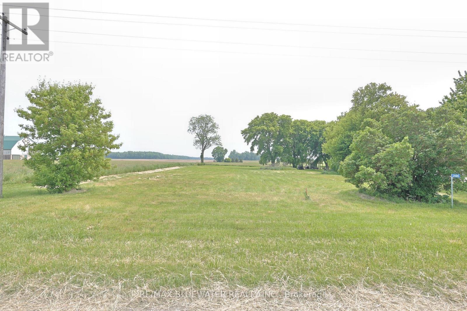 2095 Mount Carmel Drive North Middlesex ON N0M 1N0