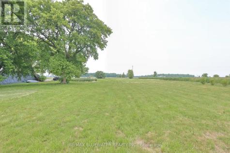 2095 Mount Carmel Drive North Middlesex ON N0M 1N0