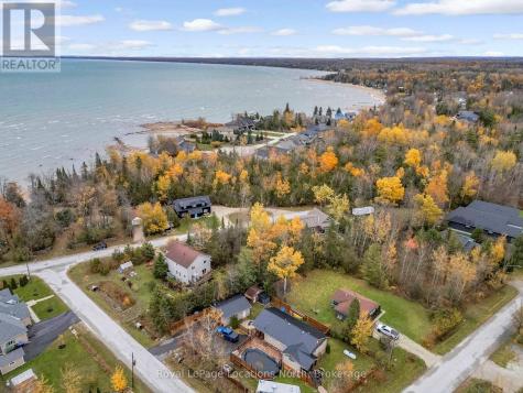 15 Constance Boulevard Wasaga Beach ON L9Z 2Y5
