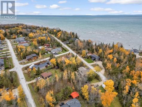 15 Constance Boulevard Wasaga Beach ON L9Z 2Y5