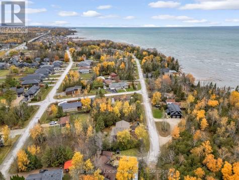 15 Constance Boulevard Wasaga Beach ON L9Z 2Y5