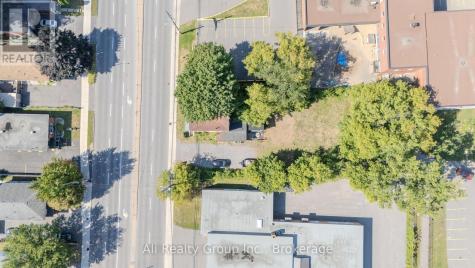 713 Street Laurent Boulevard Ottawa ON K1K 3A6