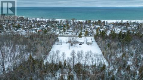 3267 Mosley Street Wasaga Beach ON L9Z 1V2
