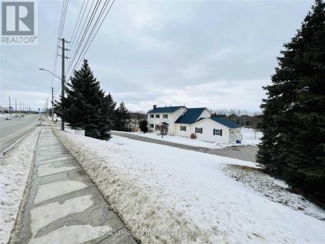 15482 Leslie Street Aurora ON L4G 7C4