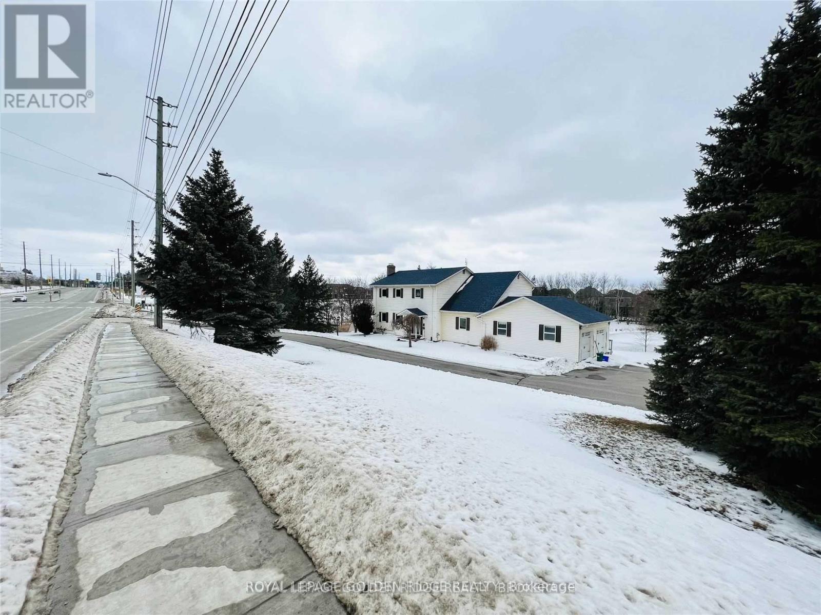 15482 Leslie Street Aurora ON L4G 7C4