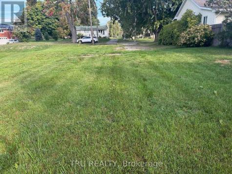 9 Wellington Street West Athens ON K0E 1B0