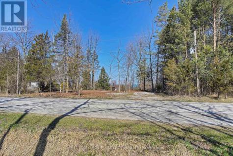 5 Huron View Avenue Lambton Shores ON N0N 1J7