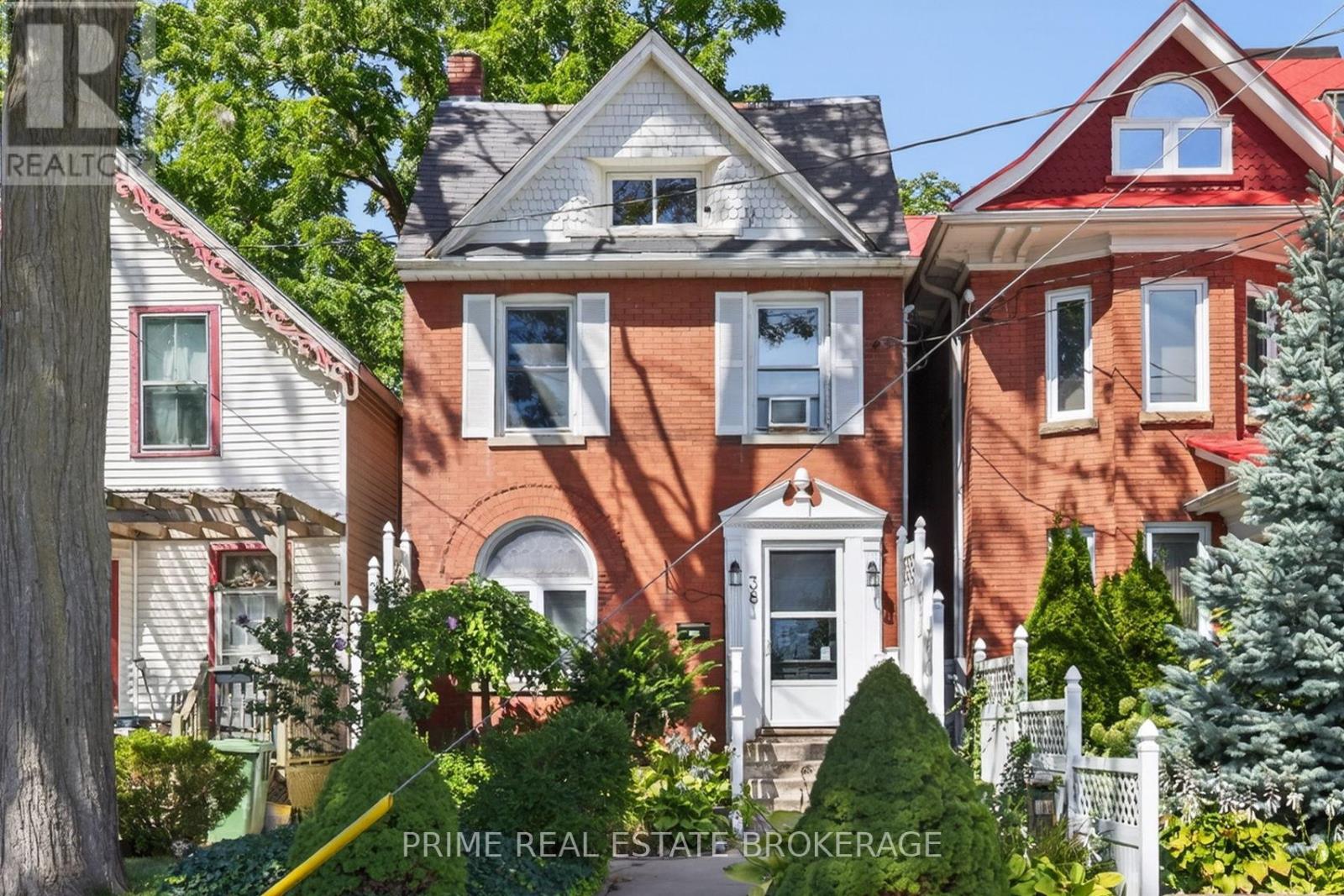 38 Hincks Street St. Thomas ON N5R 3N6