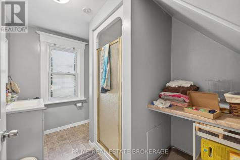 38 Hincks Street St. Thomas ON N5R 3N6