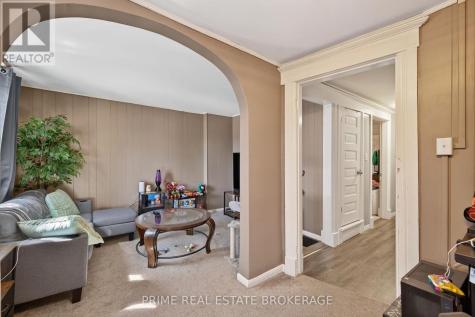 38 Hincks Street St. Thomas ON N5R 3N6