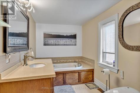 14 Burchat Street Madawaska Valley ON K0J 1N0