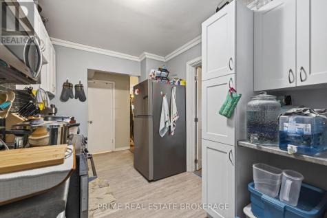 38 Hincks Street St. Thomas ON N5R 3N6