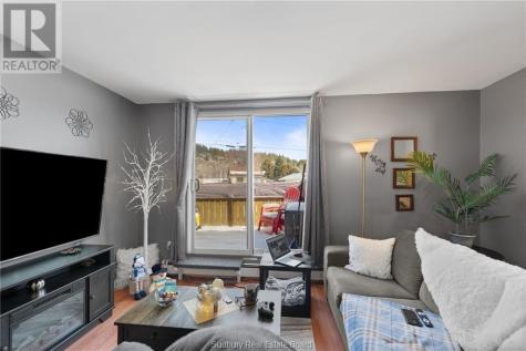 29 Laren Street Wahnapitae ON P0M 3C0