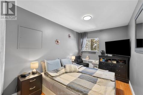 29 Laren Street Wahnapitae ON P0M 3C0