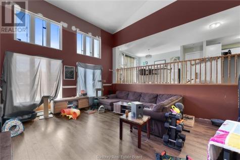 29 Laren Street Wahnapitae ON P0M 3C0