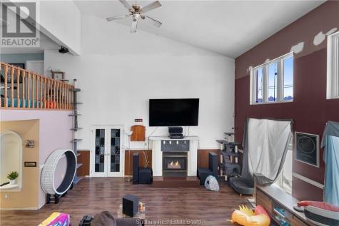 29 Laren Street Wahnapitae ON P0M 3C0