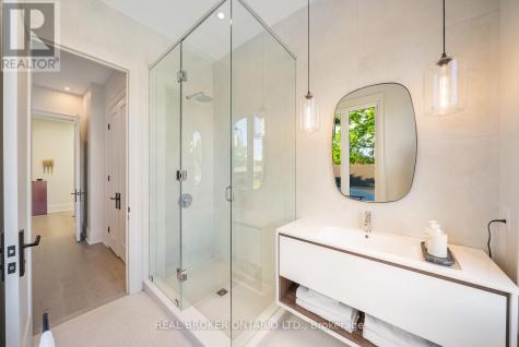 172-174 Victoria Street Newmarket (central Newmarket) ON L3Y 4E1