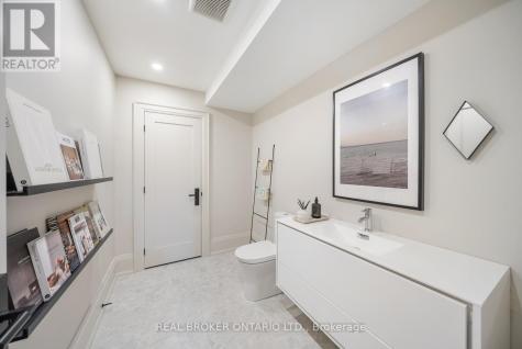 172-174 Victoria Street Newmarket (central Newmarket) ON L3Y 4E1