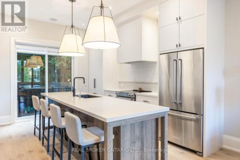 172-174 Victoria Street Newmarket (central Newmarket) ON L3Y 4E1