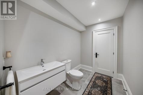 172-174 Victoria Street Newmarket (central Newmarket) ON L3Y 4E1