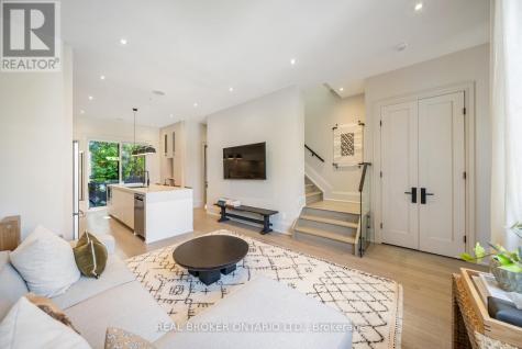 172-174 Victoria Street Newmarket (central Newmarket) ON L3Y 4E1