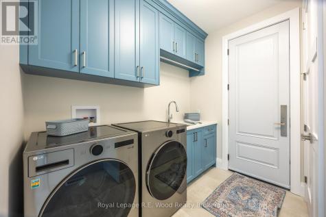 11 Greenhill Drive Tillsonburg ON N4G 0L4