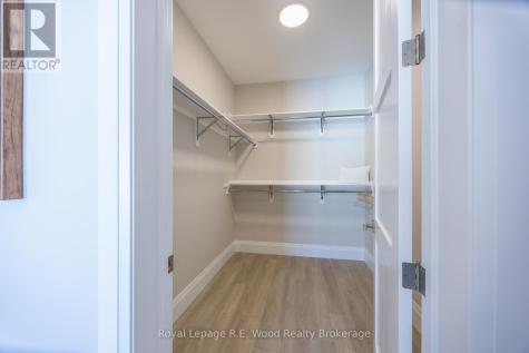 11 Greenhill Drive Tillsonburg ON N4G 0L4