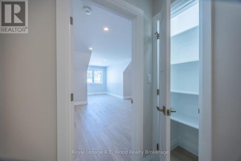 11 Greenhill Drive Tillsonburg ON N4G 0L4