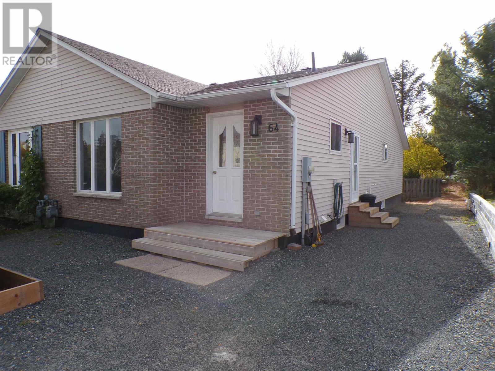64 Farrell Crescent Elliot Lake ON P5A 3M9