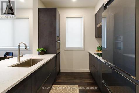 12 Beausoleil Lane Blue Mountains ON L9Y 2X5