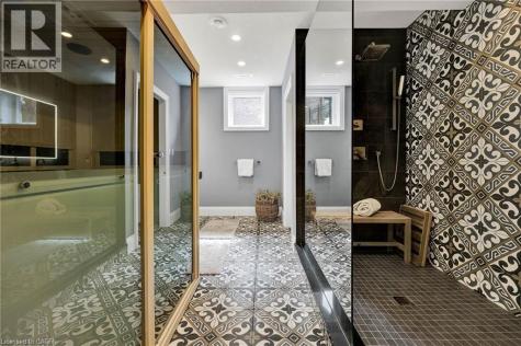 44 Pioneer Ridge Drive Kitchener ON N2P 0G6