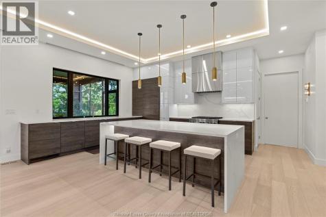11 Destiny Drive Leamington ON N8H 0E1